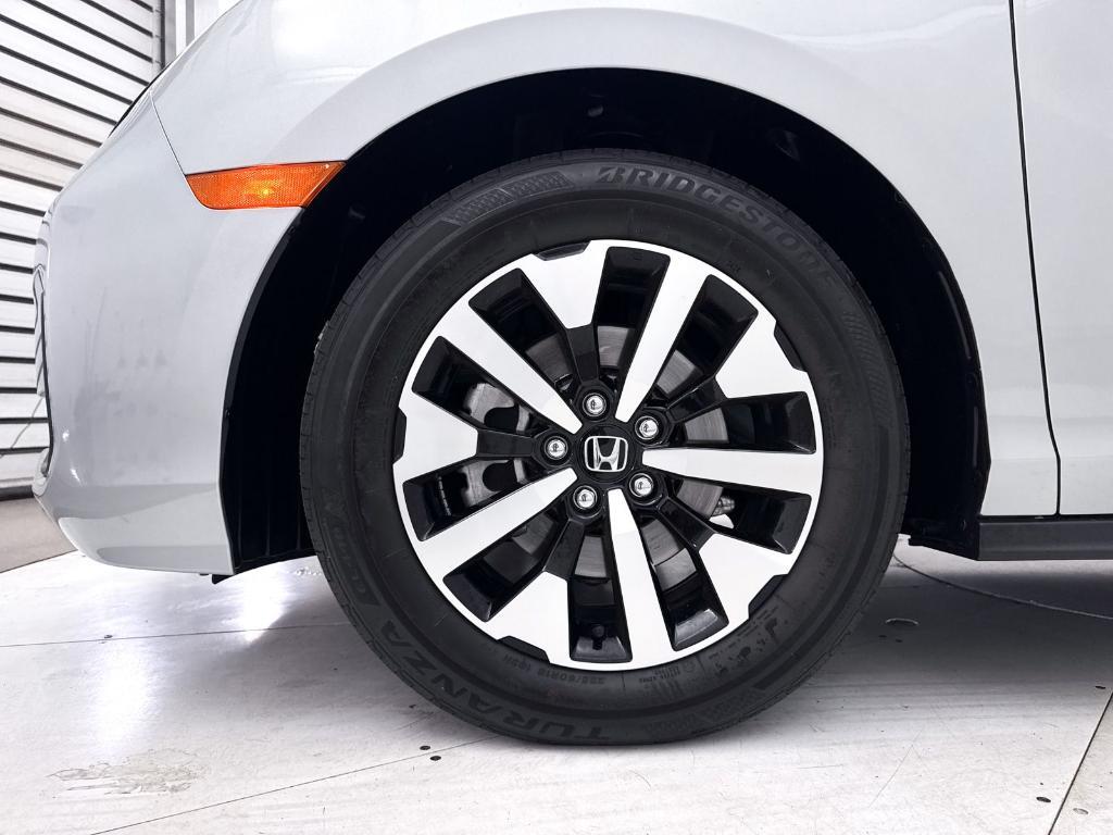 used 2025 Honda Odyssey car, priced at $36,991