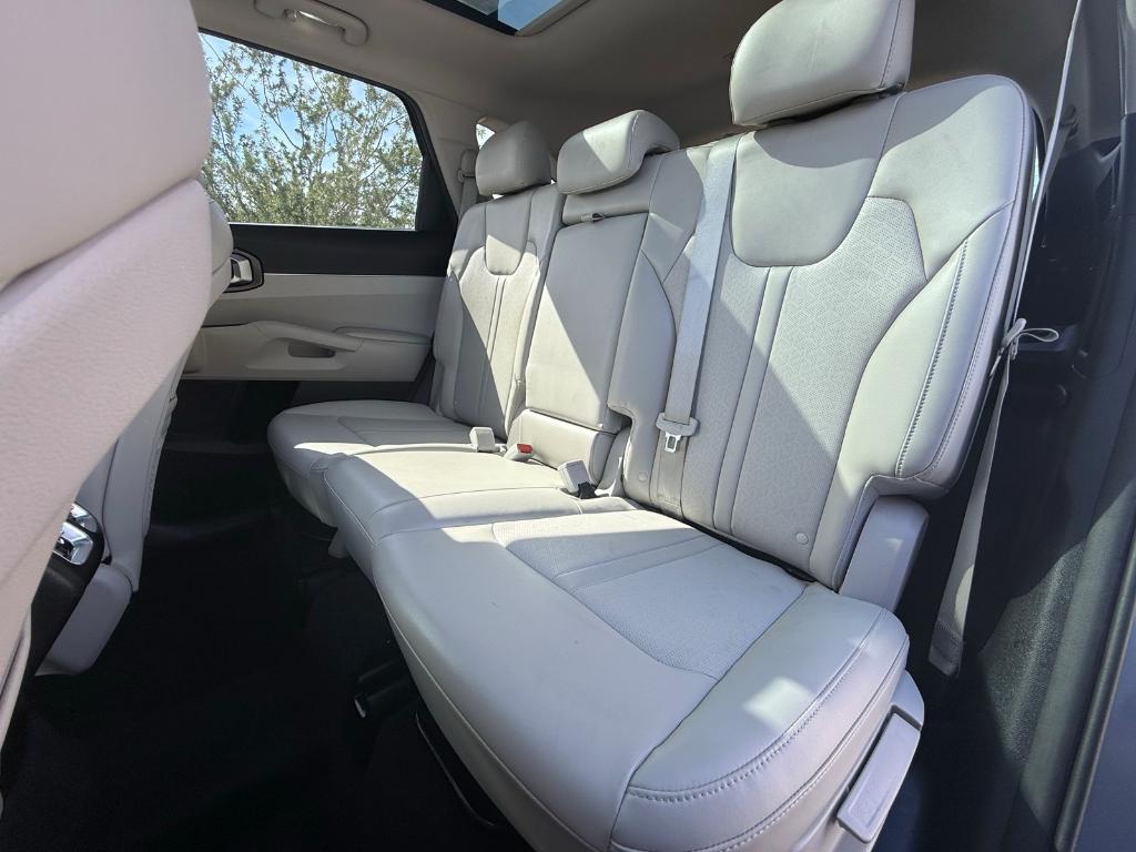 used 2022 Kia Sorento car, priced at $23,491