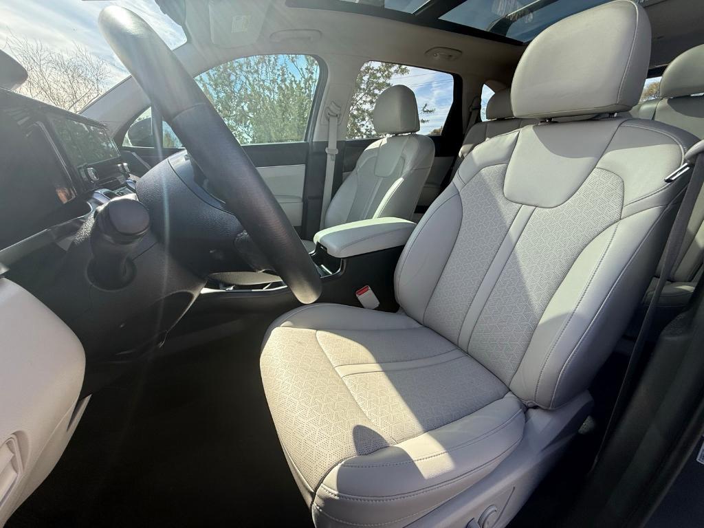 used 2022 Kia Sorento car, priced at $23,491