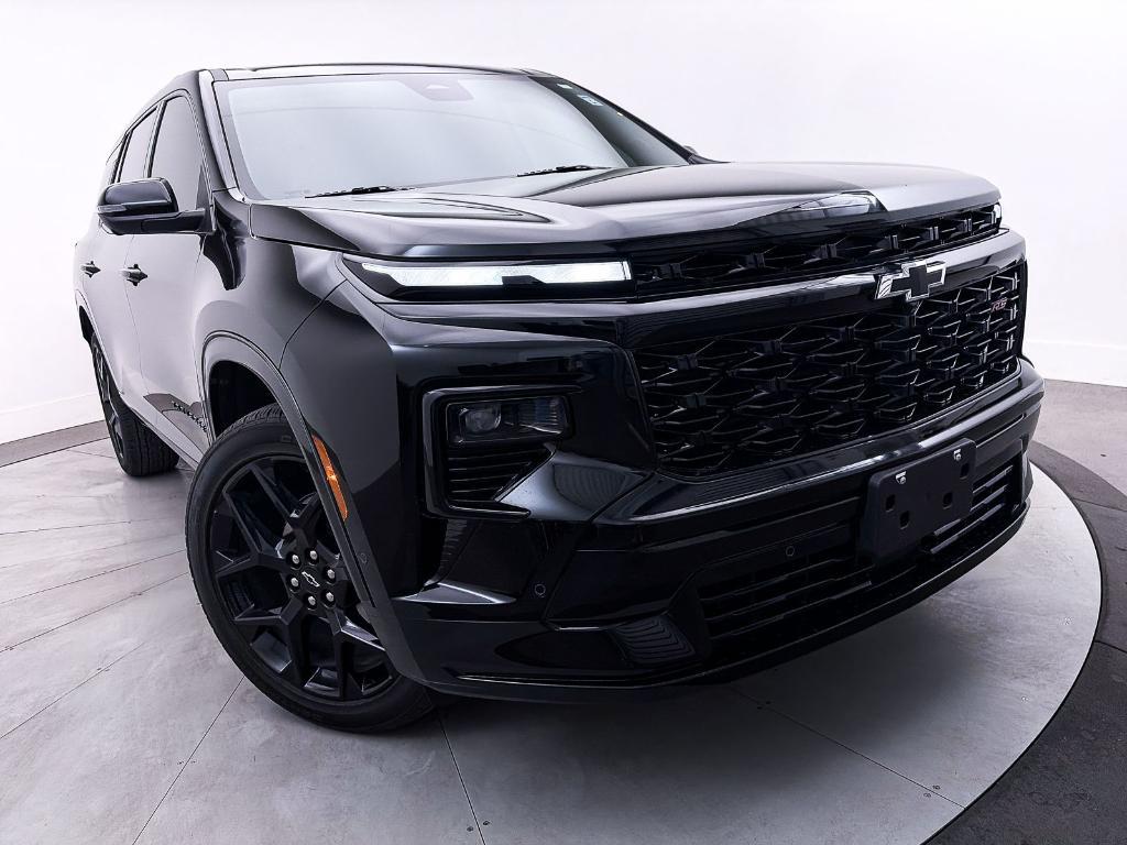 used 2024 Chevrolet Traverse car, priced at $47,992