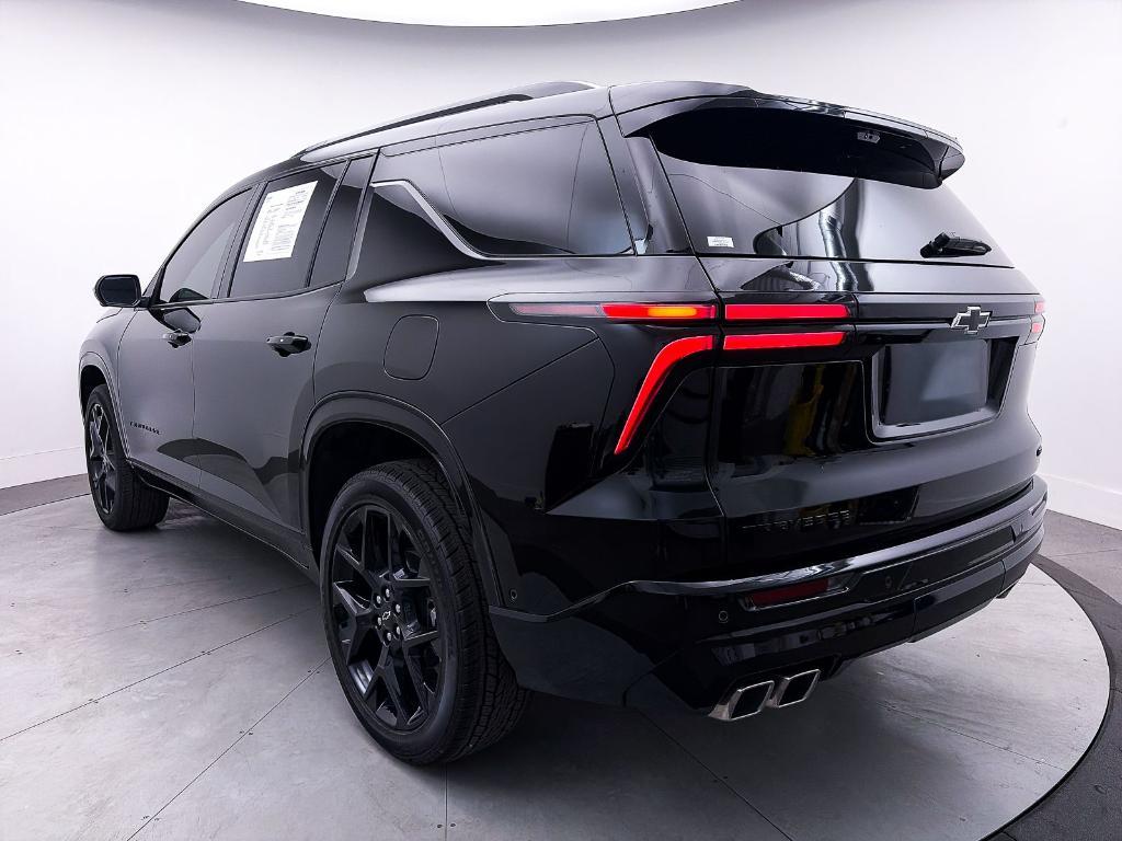 used 2024 Chevrolet Traverse car, priced at $47,992