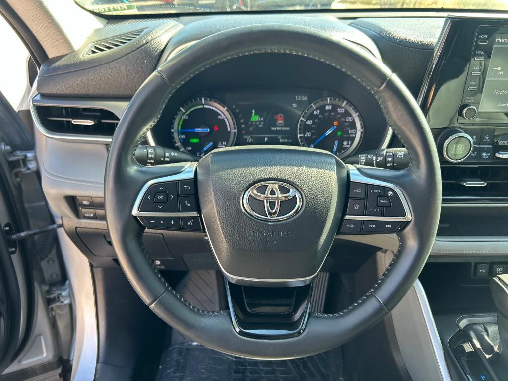 used 2020 Toyota Highlander Hybrid car, priced at $25,992