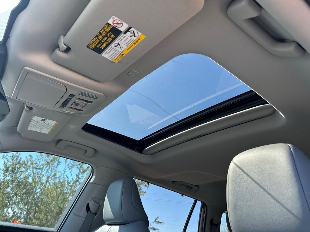 used 2020 Toyota Highlander Hybrid car, priced at $25,992