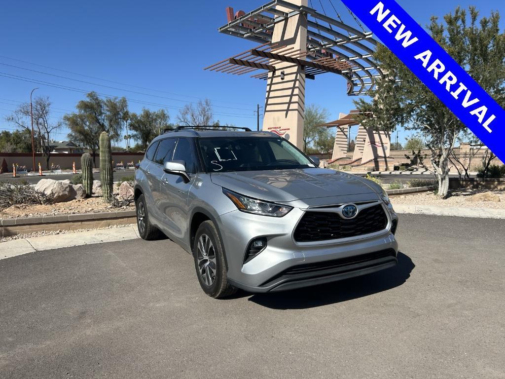 used 2020 Toyota Highlander Hybrid car, priced at $25,992