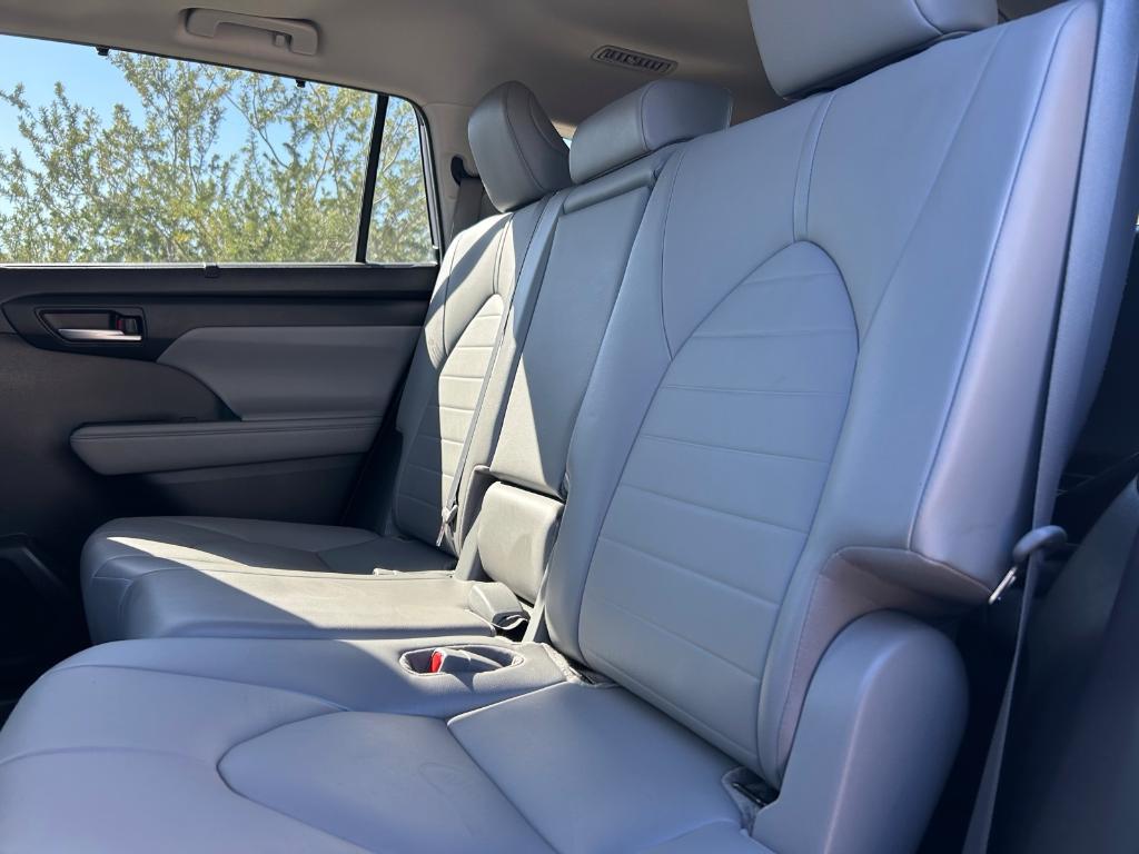 used 2020 Toyota Highlander Hybrid car, priced at $25,992