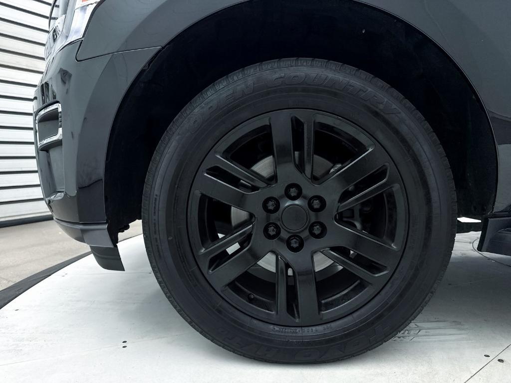 used 2024 Ford Expedition car, priced at $47,993