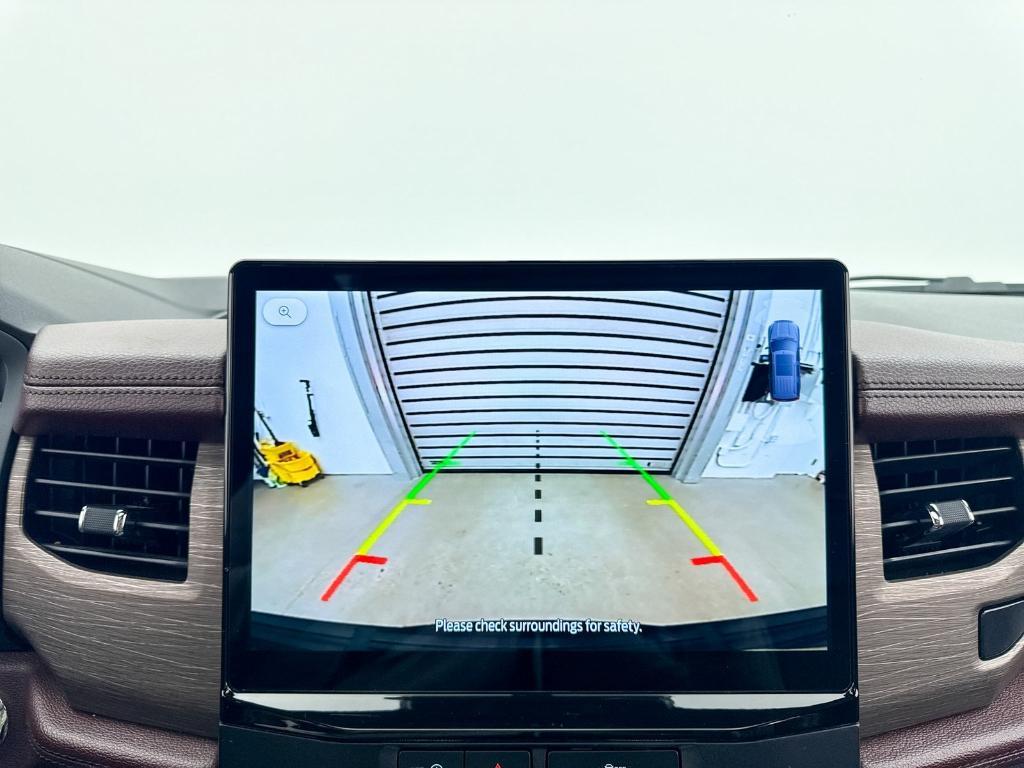 used 2024 Ford Expedition car, priced at $47,993