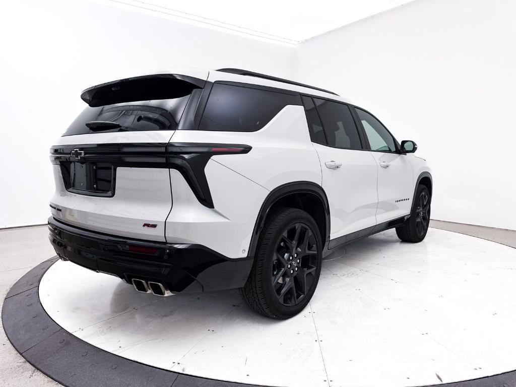 used 2024 Chevrolet Traverse car, priced at $49,992