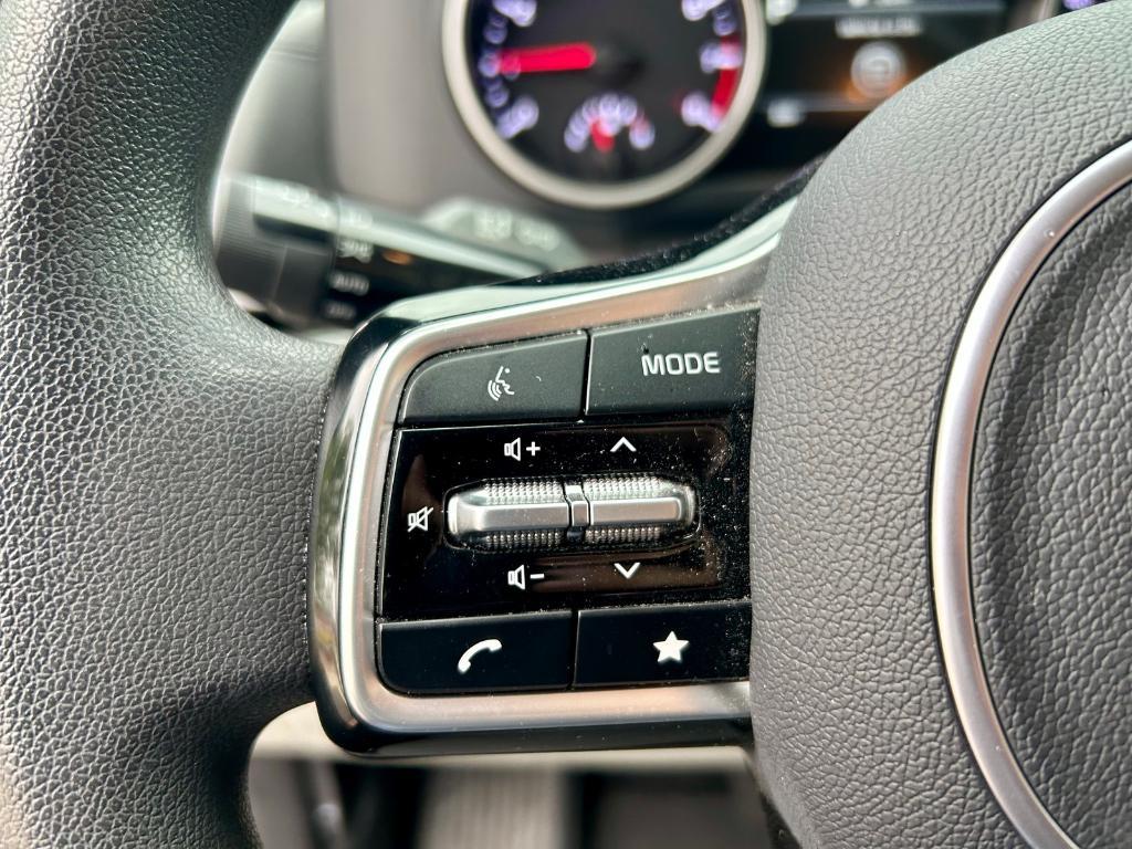 used 2023 Kia Carnival car, priced at $30,492