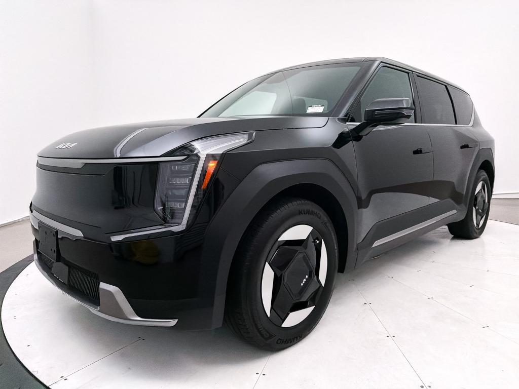 used 2024 Kia EV9 car, priced at $31,994