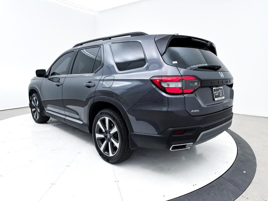 used 2023 Honda Pilot car, priced at $39,992