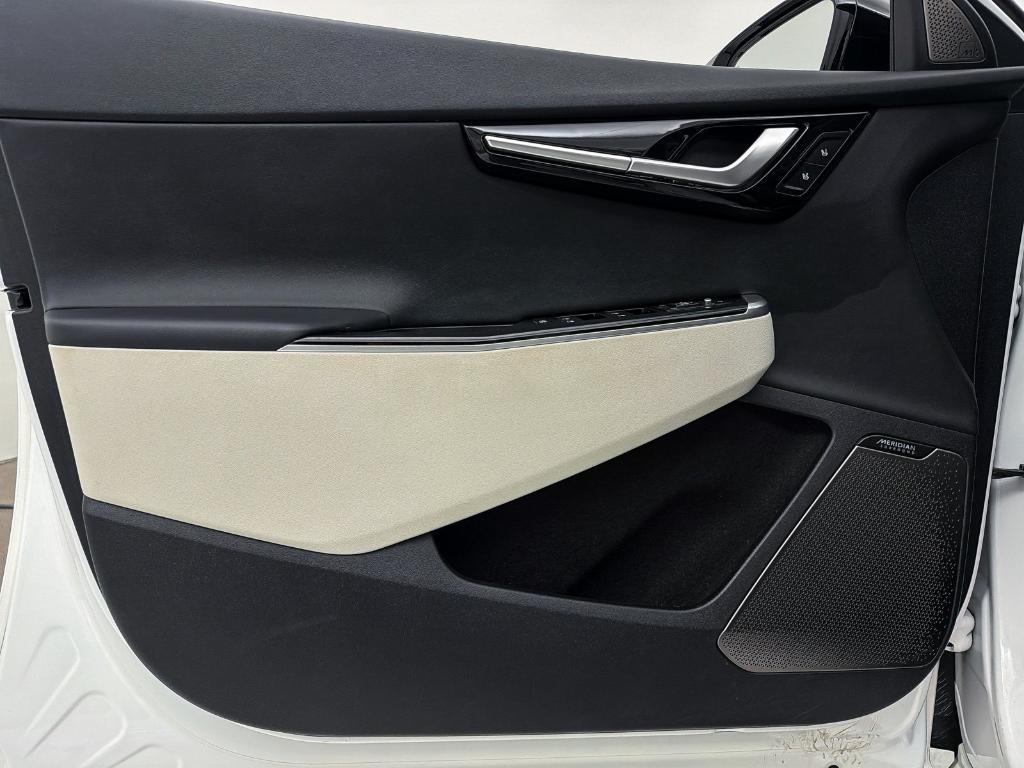 used 2022 Kia EV6 car, priced at $18,998