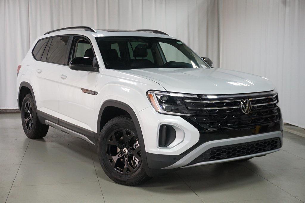 new 2026 Volkswagen Atlas car, priced at $46,264