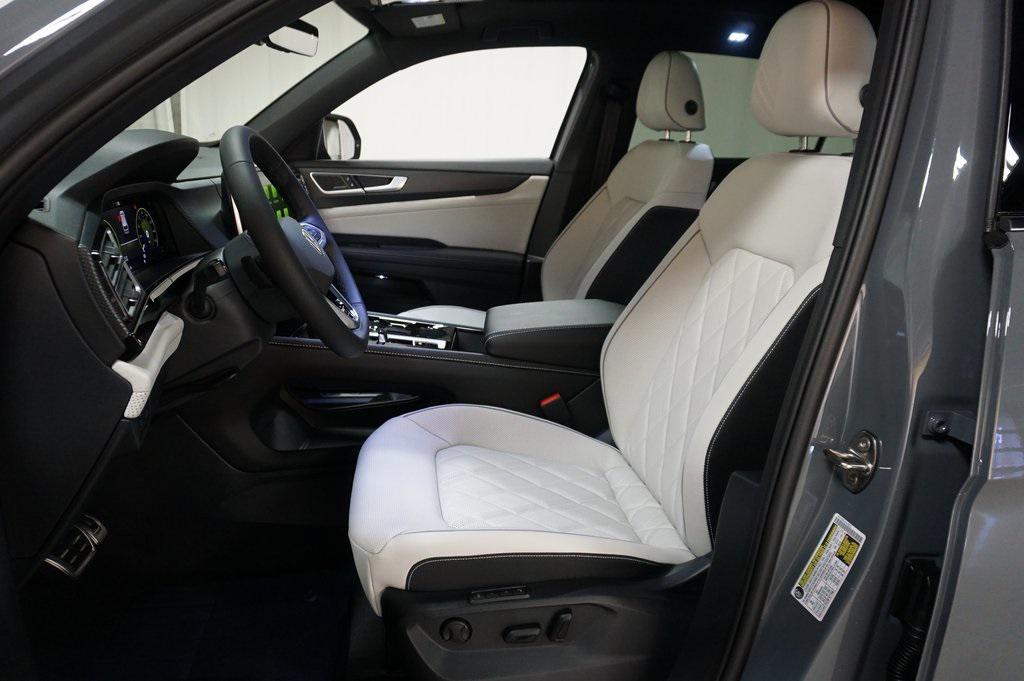 new 2026 Volkswagen Atlas Cross Sport car, priced at $52,211