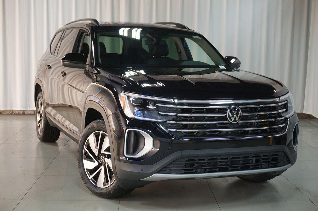 new 2026 Volkswagen Atlas car, priced at $46,108