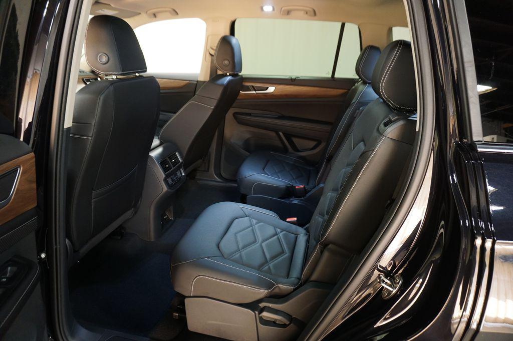 new 2026 Volkswagen Atlas car, priced at $46,108