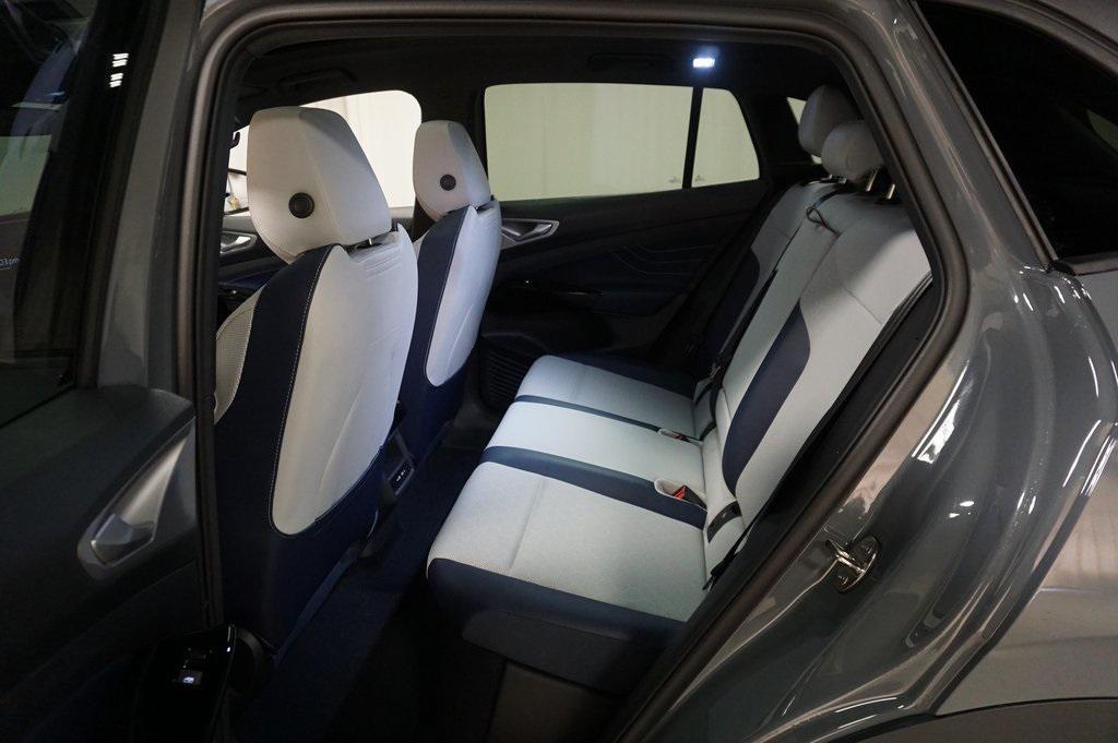 new 2025 Volkswagen ID.4 car, priced at $47,540