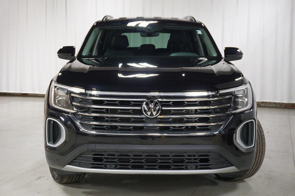 used 2025 Volkswagen Atlas car, priced at $35,990