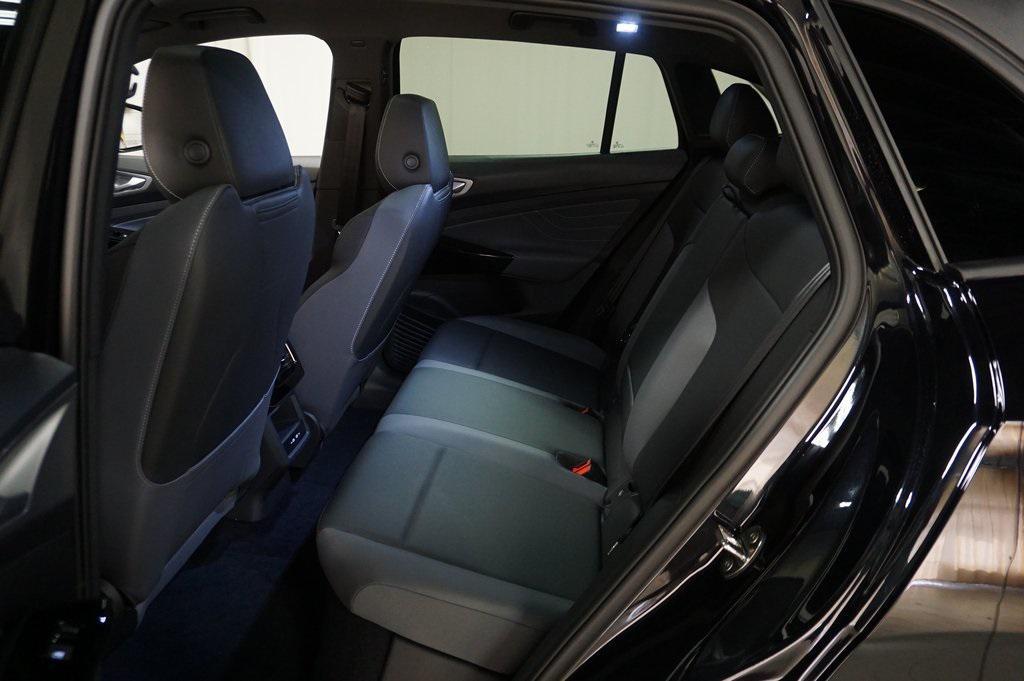 new 2025 Volkswagen ID.4 car, priced at $46,942