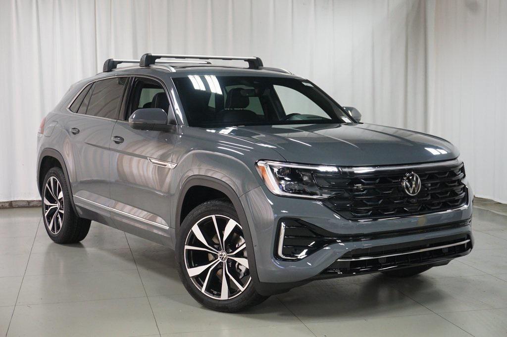 new 2026 Volkswagen Atlas Cross Sport car, priced at $52,211