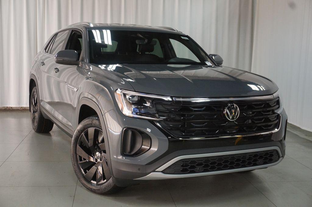 new 2026 Volkswagen Atlas Cross Sport car, priced at $43,843