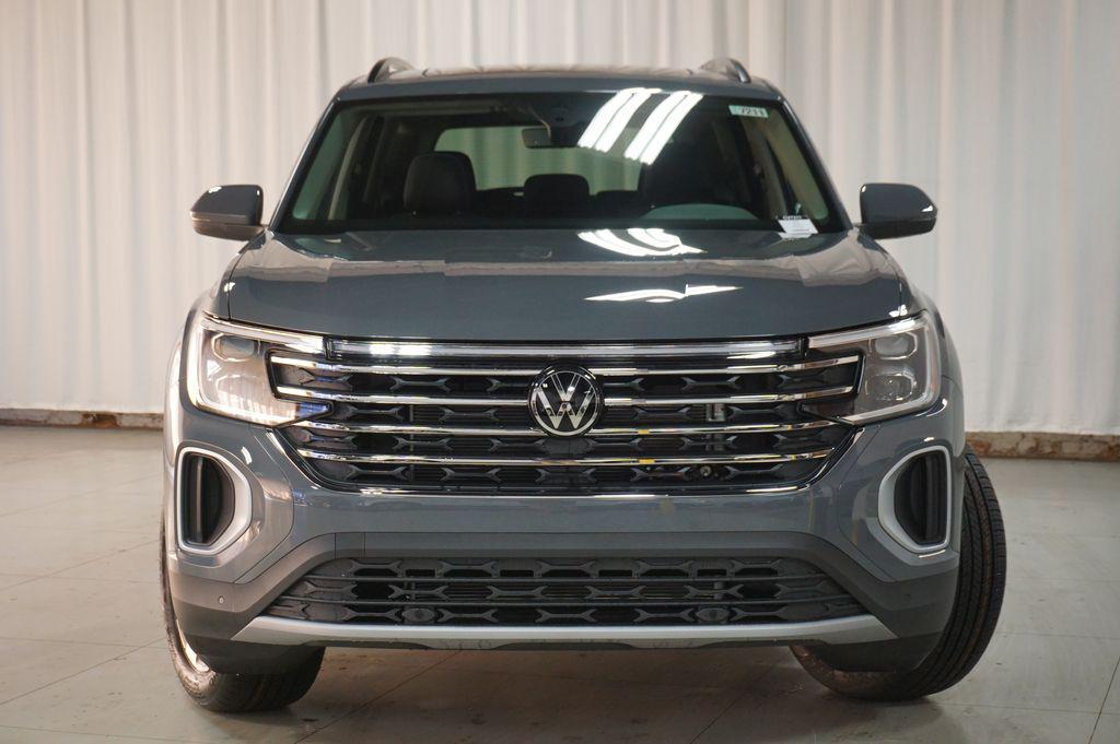 new 2026 Volkswagen Atlas car, priced at $44,447