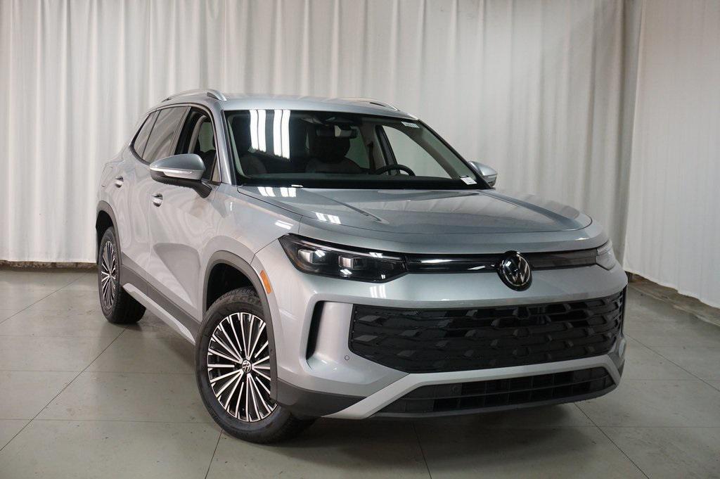new 2026 Volkswagen Tiguan car, priced at $32,553