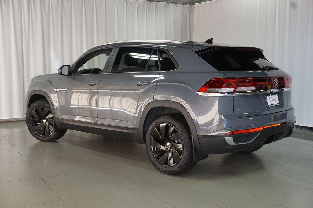 new 2026 Volkswagen Atlas Cross Sport car, priced at $43,843