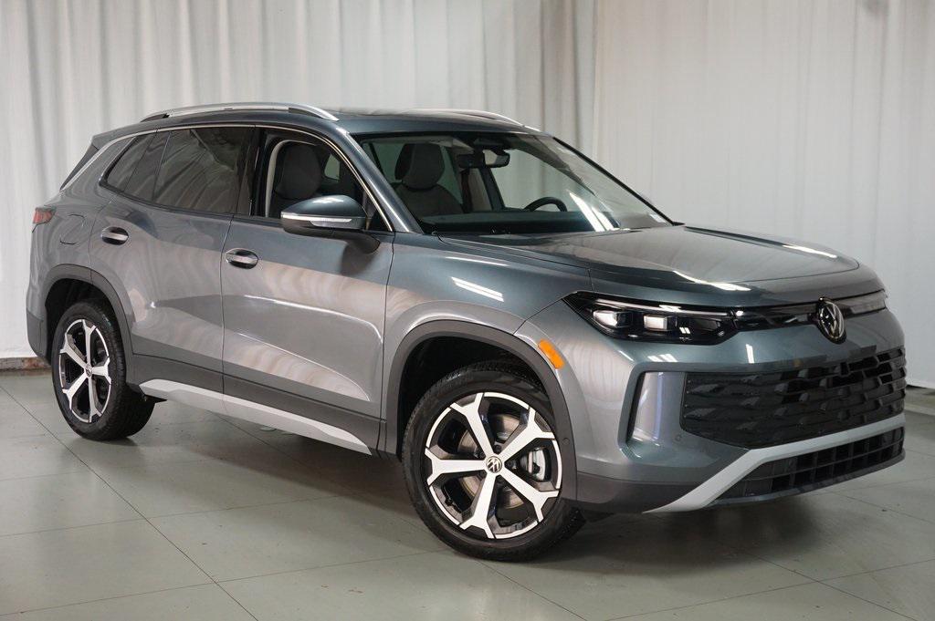 new 2025 Volkswagen Tiguan car, priced at $31,920