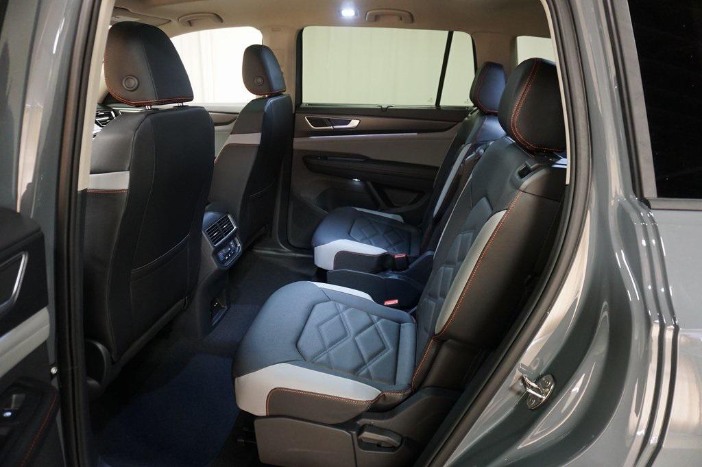 new 2026 Volkswagen Atlas car, priced at $46,862