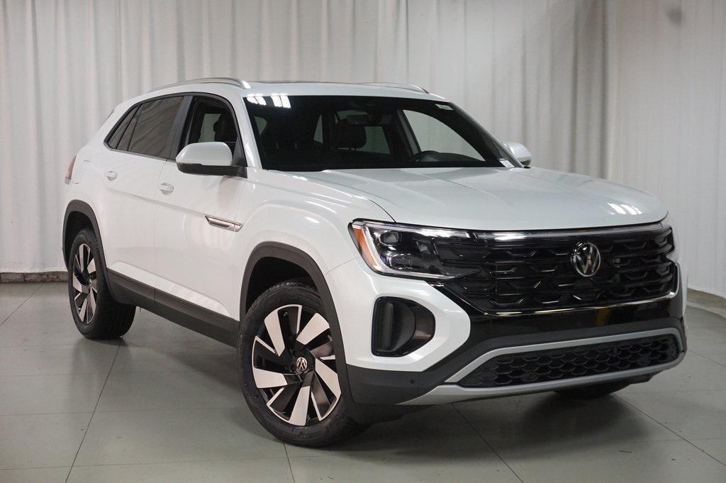 new 2026 Volkswagen Atlas Cross Sport car, priced at $44,331