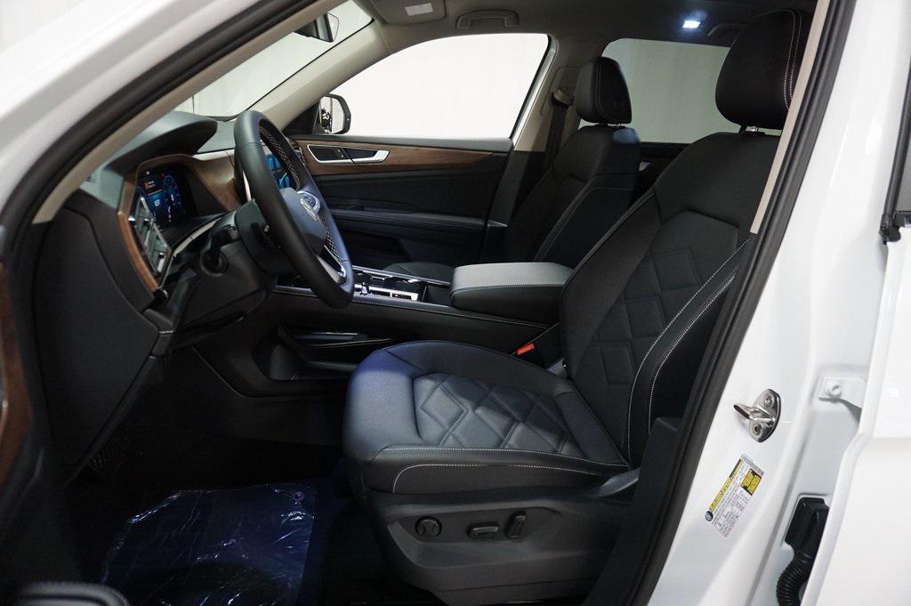 new 2026 Volkswagen Atlas car, priced at $45,459