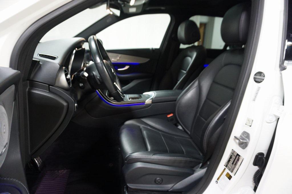 used 2021 Mercedes-Benz GLC 300 car