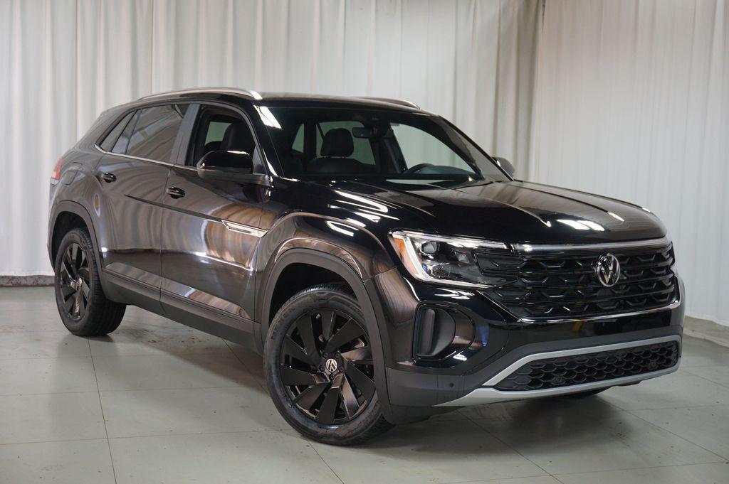 new 2026 Volkswagen Atlas Cross Sport car, priced at $43,406