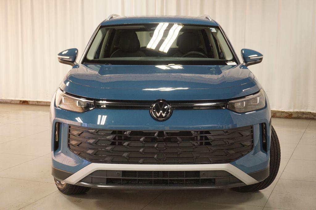 used 2025 Volkswagen Tiguan car, priced at $31,402