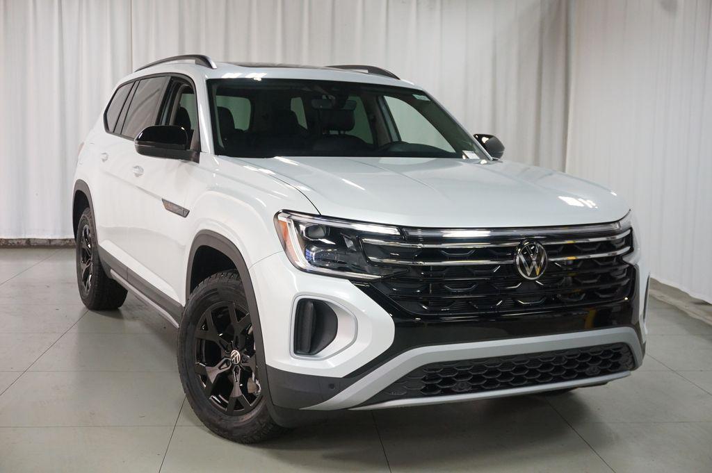 new 2026 Volkswagen Atlas car, priced at $45,612