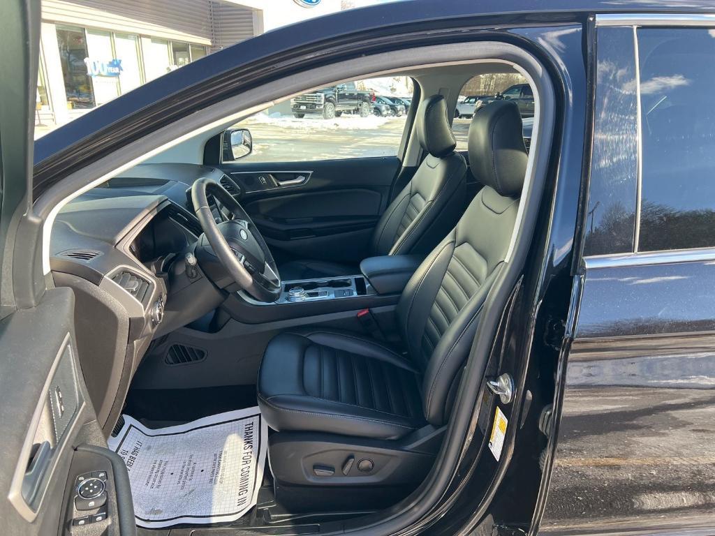 used 2024 Ford Edge car, priced at $29,393