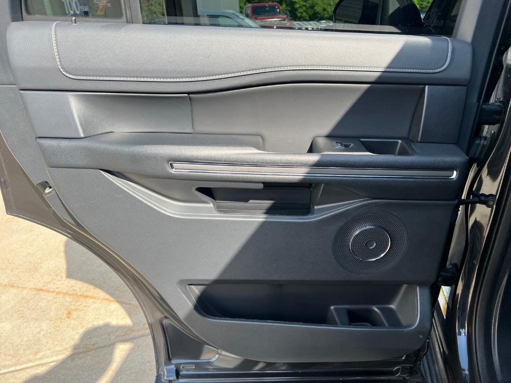 used 2024 Ford Expedition car, priced at $54,589