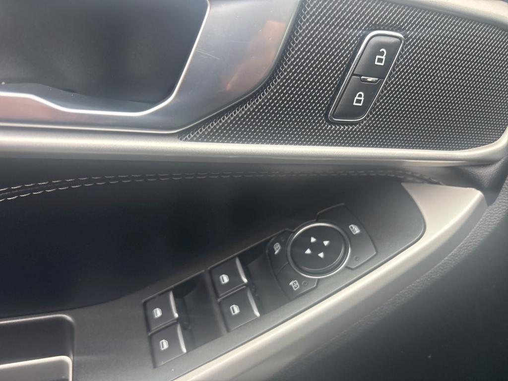 used 2022 Ford Explorer car, priced at $28,071