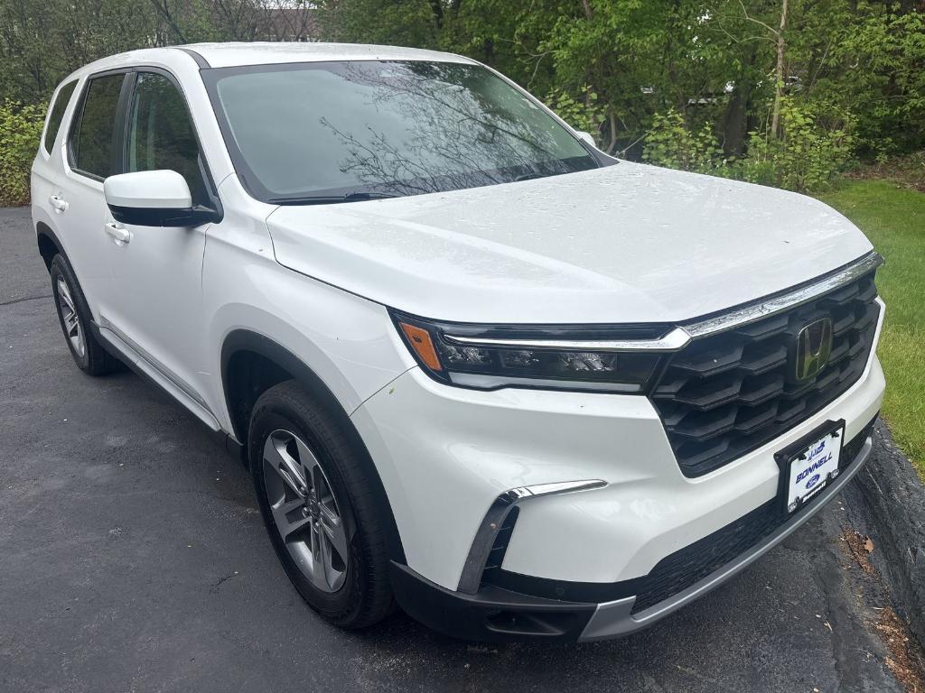 used 2023 Honda Pilot car, priced at $37,589