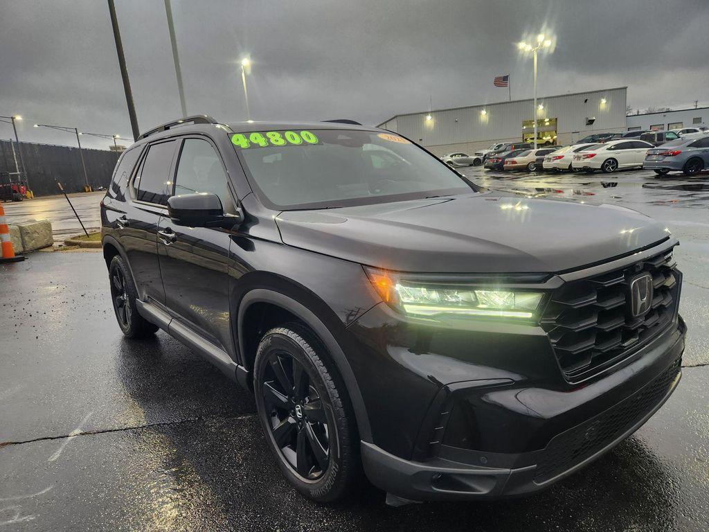 used 2025 Honda Pilot car, priced at $42,900