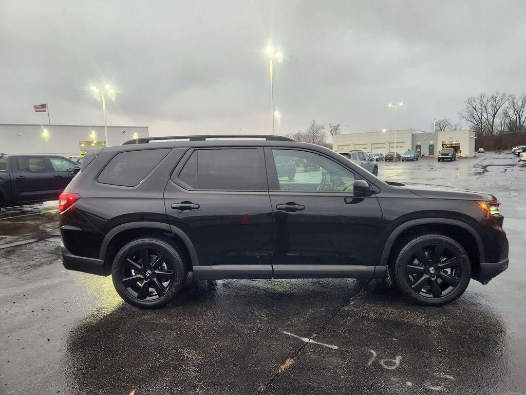 used 2025 Honda Pilot car, priced at $42,900