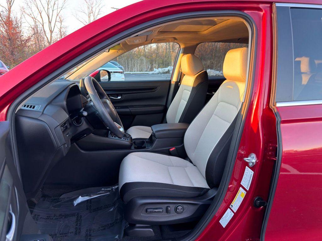 used 2024 Honda CR-V car, priced at $31,400