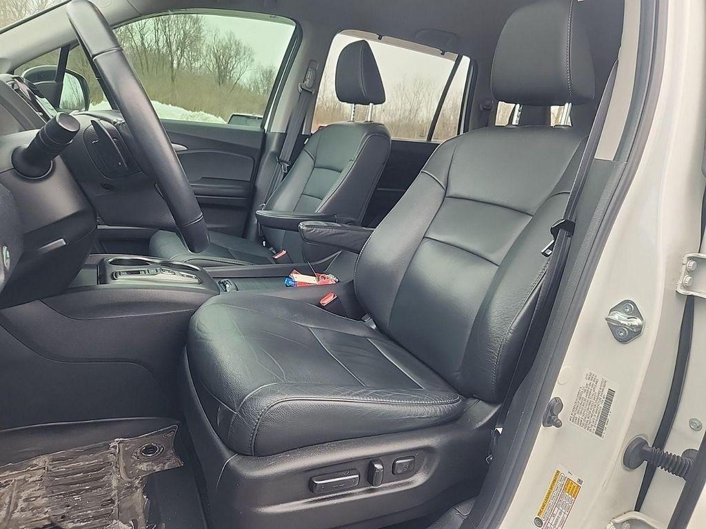 used 2022 Honda Pilot car, priced at $28,800