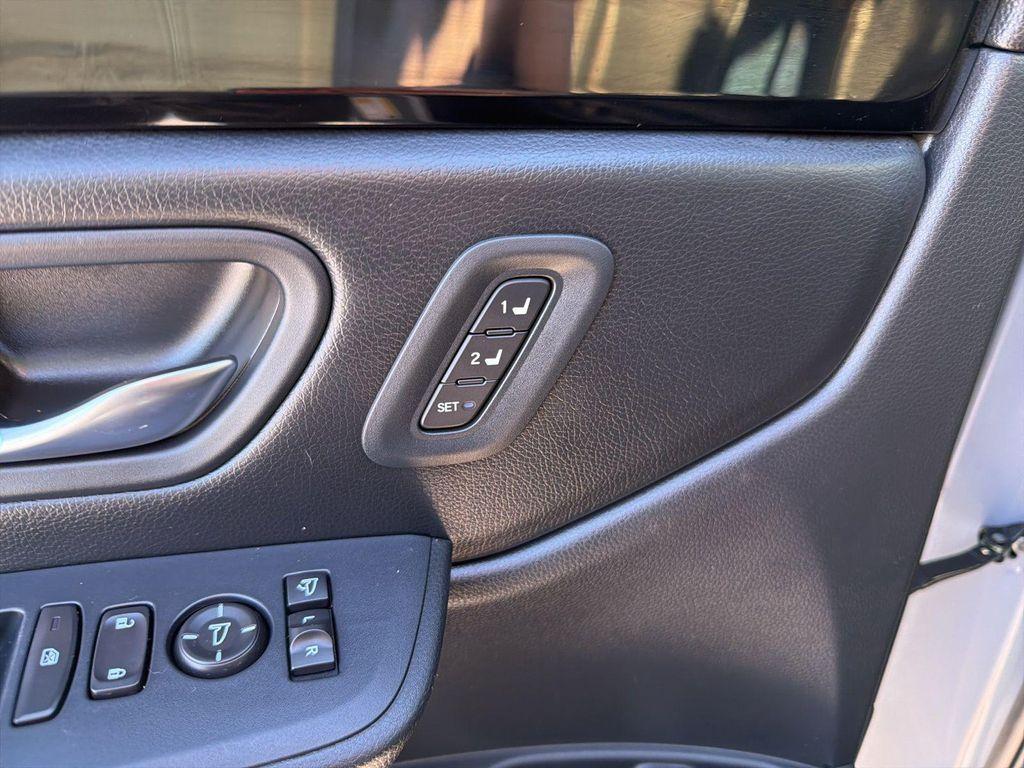 used 2025 Honda Pilot car, priced at $43,800