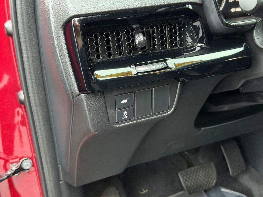 used 2025 Honda CR-V Hybrid car, priced at $37,500