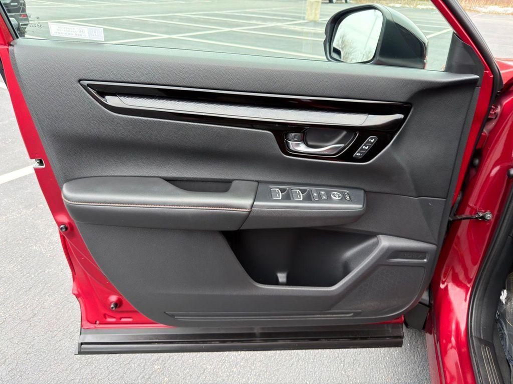 used 2025 Honda CR-V Hybrid car, priced at $37,500