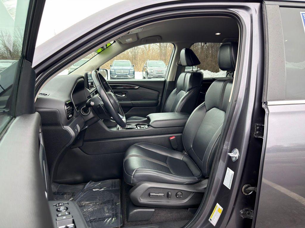 used 2024 Honda Pilot car, priced at $35,900