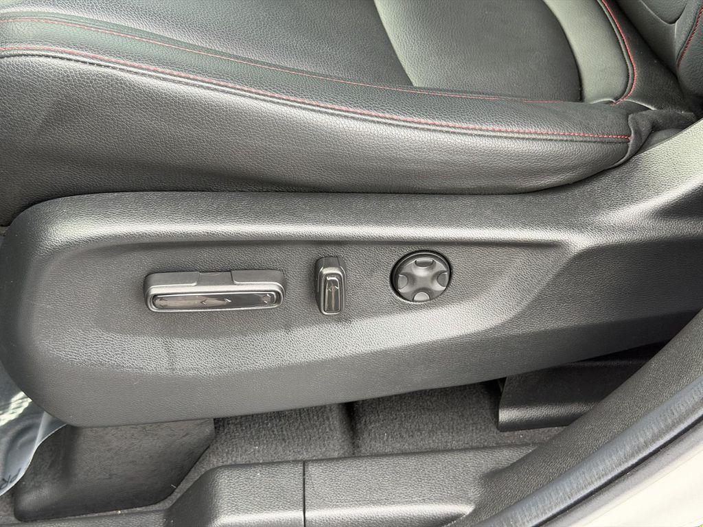 used 2025 Honda Odyssey car, priced at $39,900