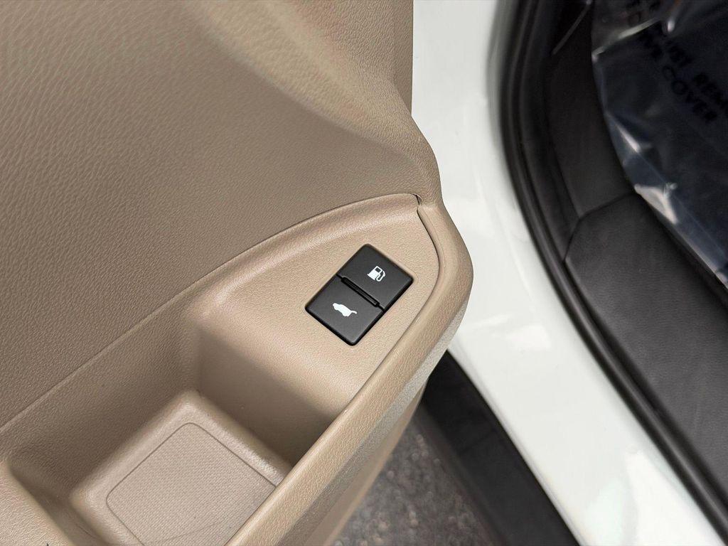 used 2022 Honda Pilot car, priced at $30,900